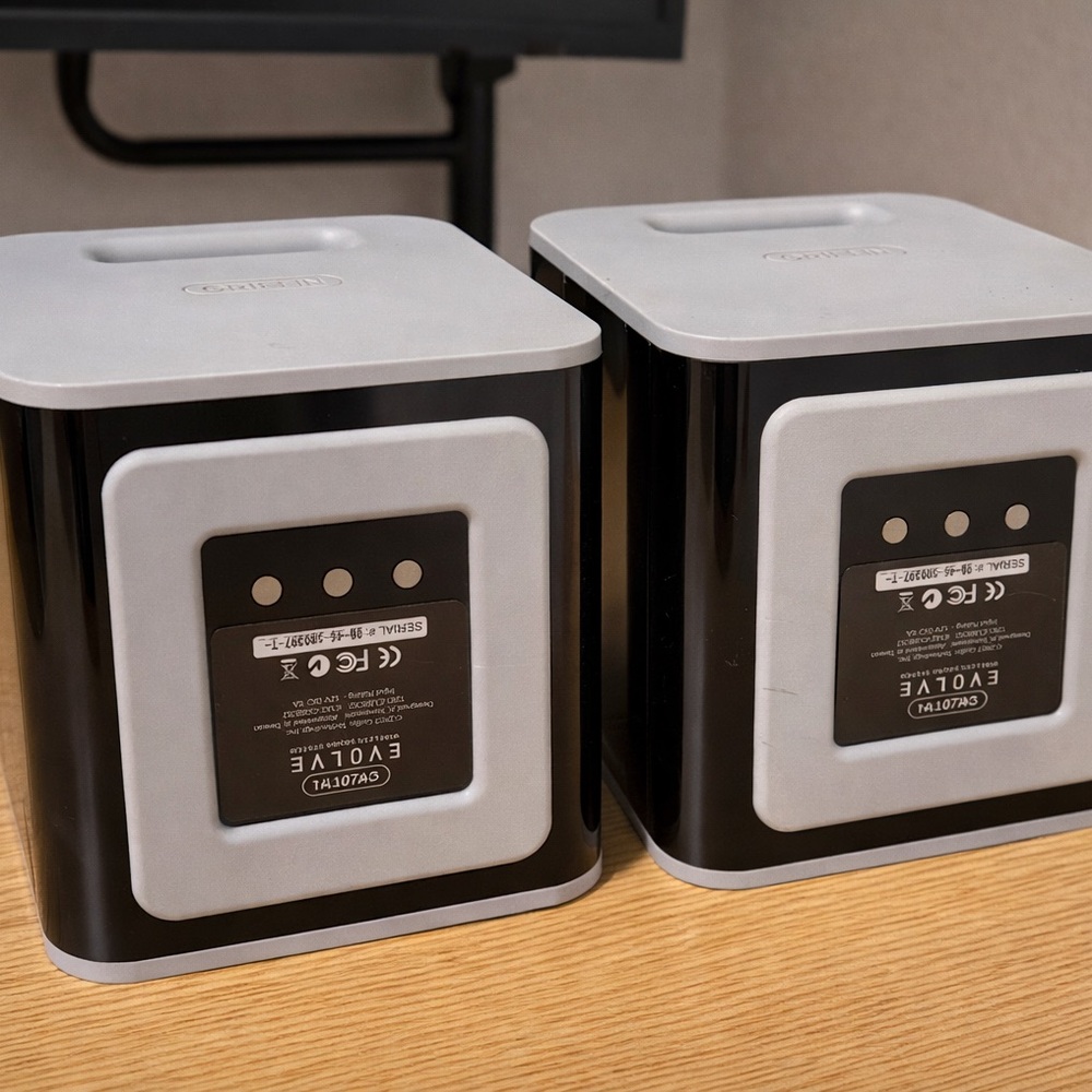 Griffin EVOLE Desktop Charging Station Set of 2